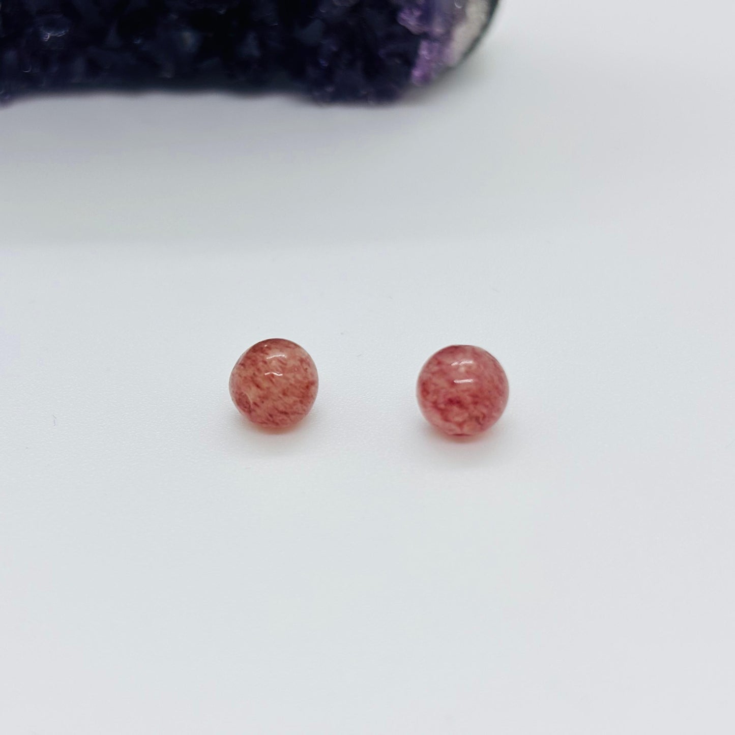 Natural Strawberry Quartz Bead diameter 6.5-7mm 1 piece