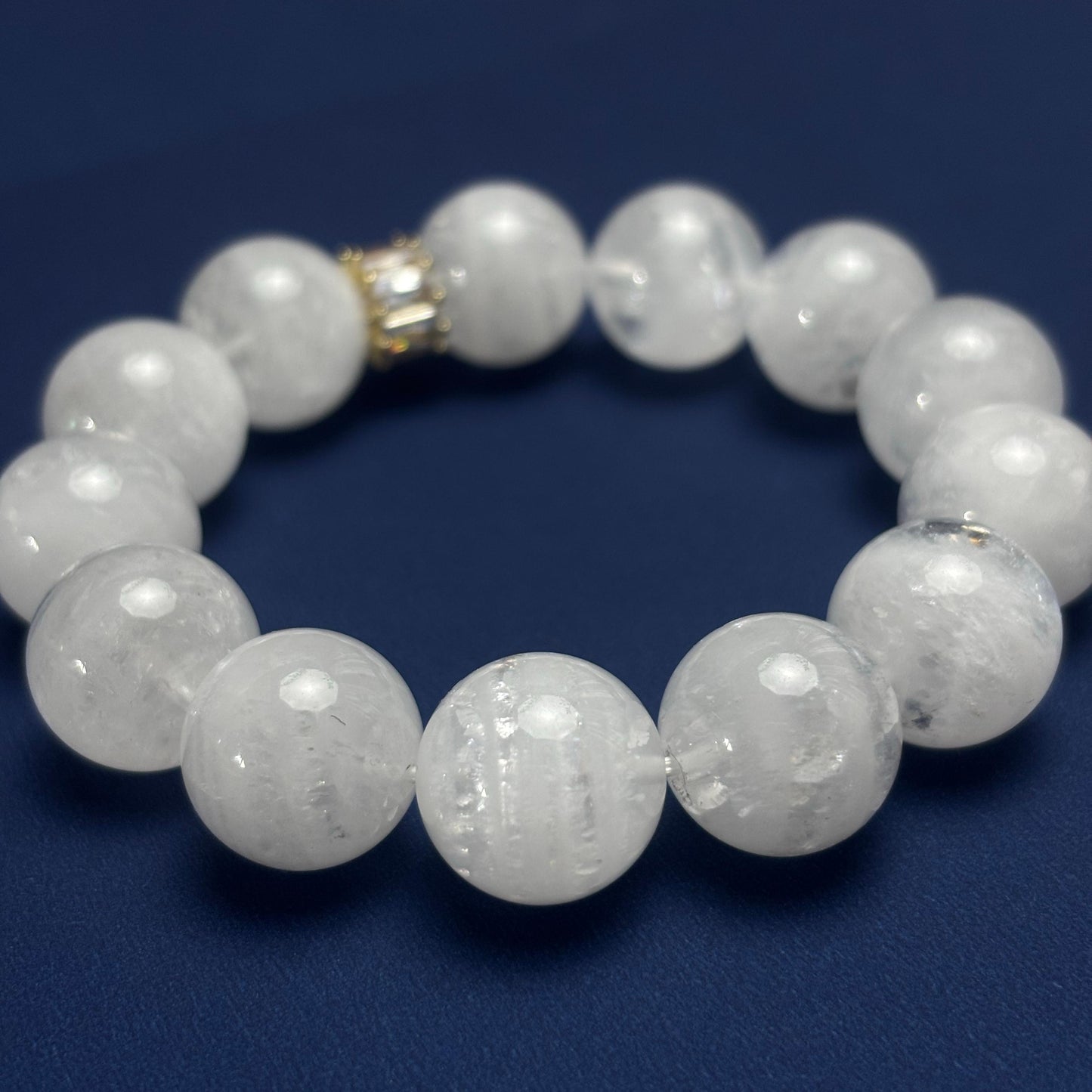 Women's natural white crystal bracelet with bead diameter 15.7mm